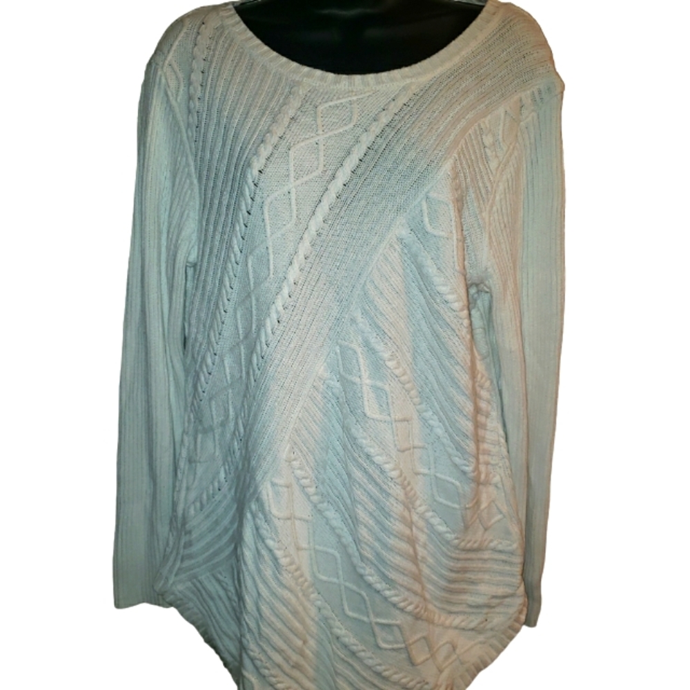 New Cupio Low High Design Embroidered White Sweater
